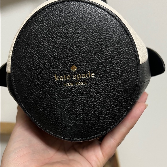 Kate Spade Morty the Penguin Crossbody Bag in Black and Cream NWOT - Picture 4 of 9